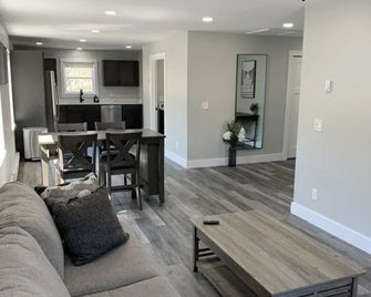 The Fallviews at Burdett Falls - Burdett - Sala de estar