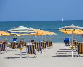 Hotel Eden - Grottammare - Strand