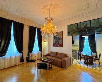 7th Heaven Vienna Center Apartments - Wien - Wohnzimmer