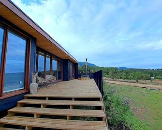 Lodge Tregualemu - 8 Huespedes - Cobquecura - Balcón