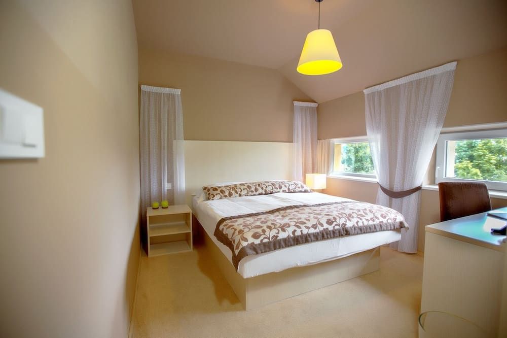 Ambient Hotel thumbnail 2