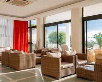 Hotel Dino - Сан-Бенедетто-дель-Тронто - Лаунж