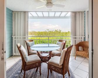 Island Time Gorgeous Condo Steps To The Beach - Cayo Hueso - Balcón