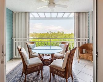 أيلاند تايم جورجياس كوندو ستيبس تو ذا بيتش - كي وست - شرفة