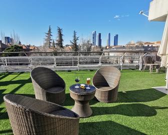 La Posada de El Chaflán - מדריד - פטיו