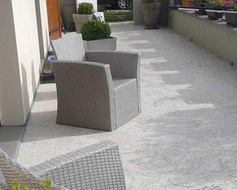 Maison charmante en campagne à Liginiac avec terrasse - Liginiac - Patio