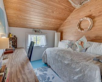 Palm 22 - Beachfront Cottage with Spectacular Views/Beach - Spanish Wells - Bedroom