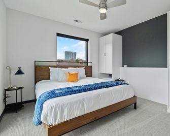 Cozysuites On Mass B20 - Indianapolis - Bedroom