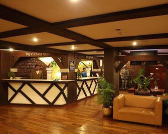 Amrutha Castle Hotel - Hyderabad - Front desk
