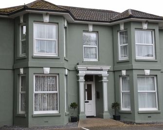 Newport Lodge - Southampton - Building