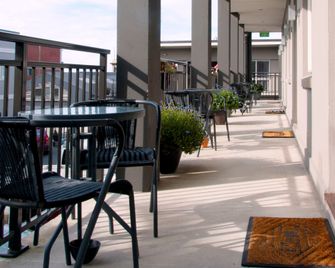Dunedin Palms Motel - Dunedin - Parveke