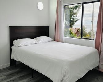 Westview Centre Motel - Powell River - Bedroom