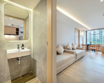 Salaya One Hotel & Service Apartment - Bang Yai