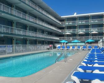 Royal Canadian Motel - Wildwood - Pool