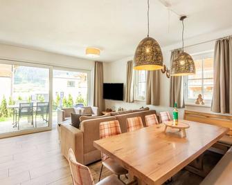 Holiday home in Niedernsill with sauna - Niedernsill - Jídelna