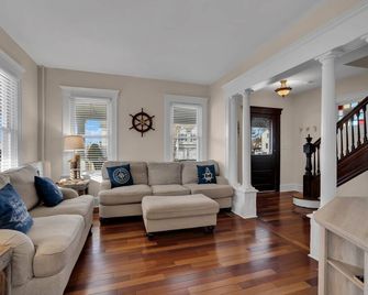The Seagull Nes Belmar Beach House - Belmar - Living room