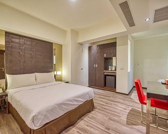 Jih Lih Hotel - Magong City - Bedroom