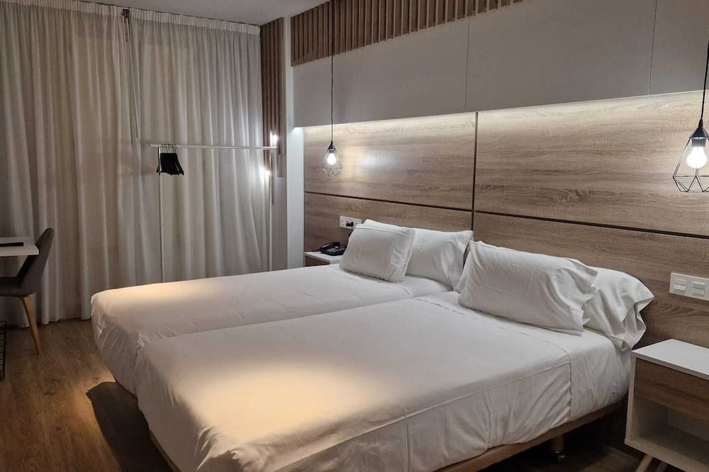 Imi Hotel & Spa - Ourense - Schlafzimmer