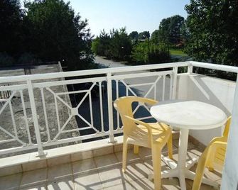 Lidra - Korinos - Balcón