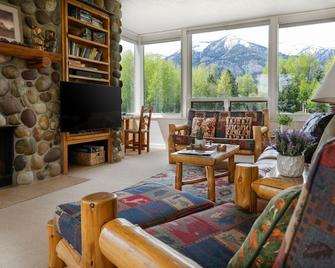 Rmr: Lupine 1911 Condo In The Aspenswilsonwy - Wilson - Living room