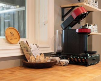 Cozy Private Suite with Year-Round Hot Tub - Elora - Buffet