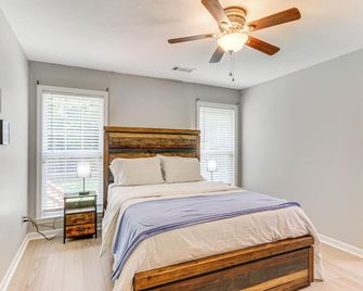 Sunny Augusta Home Golf, Shop, Explore! - Augusta - Bedroom