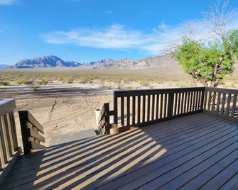 Million Dollar View close to Death Valley and remote for Perfect Stargazing - Amargosa Valley - Balcony