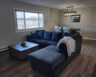 Green Lake Condo in the heart of Spicer - Spicer - Sala de estar