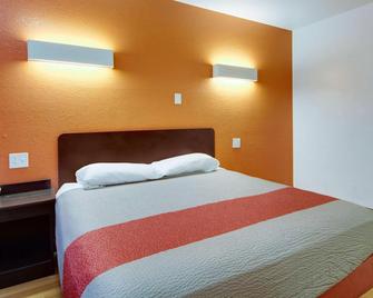 Avera Suites - Muskogee - Makuuhuone