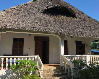 Tantaruga s Eden, the hidden treasure in the heart of Zanzibar! - Bwejuu - Building
