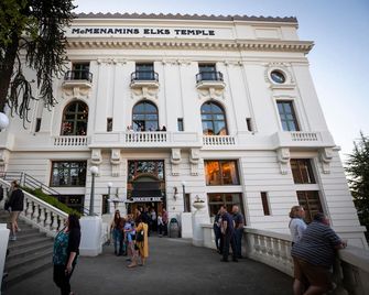 Mcmenamins Elk Temple - טאקומה - בניין