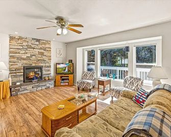 Allee Beach House - Westport