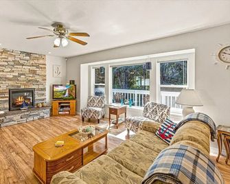 Allee Beach House - Westport