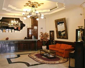 The Rooftop Hostel Bolivia - La Paz - Reception