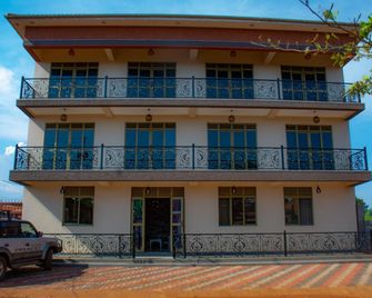 Kanye Bridge Hotel - 神社 - 建築