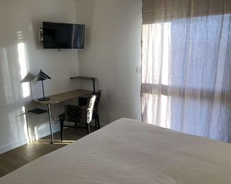 Kyriad Nuits-Saint-Georges - Nuits-Saint-Georges - Bedroom