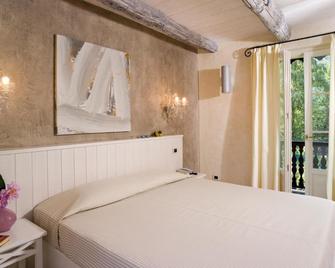 Park Hotel Villa Belvedere - Cannobio - Bedroom