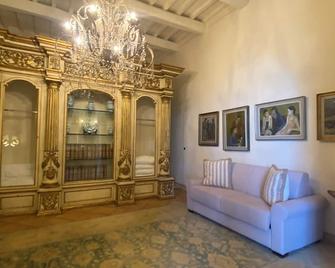 Casa Raiola Ercolano Luxury Rooms & Spa - Ercolano - Obývací pokoj