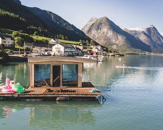 Fjærland Fjordstove Hotell - Huseby Hotelldrift As - Fjærland