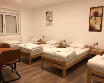 Rooms Gat - Subotica - Bedroom