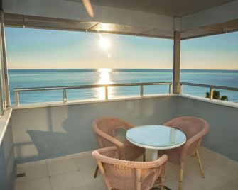 Azak Beach Hotel - Alanya - Parveke