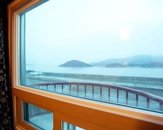 Saipan Motel with Sea View - Ganghwa-gun - Balcony