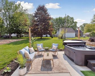 3mins Dt / Hot Tub + Fire Pit + Bbq / Game Room / 500mbp / 4 Bedroom / Office - Plymouth - Patio