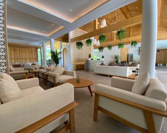 Blu Pine Villa & Pool Access - Karon - Salon