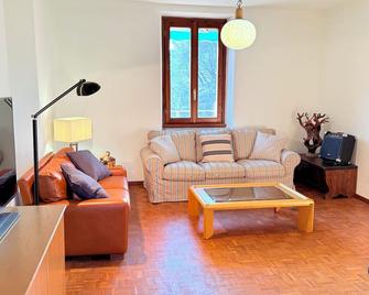 Fedis Home - Along the Scenic Como Greenway - Lenno - Вітальня