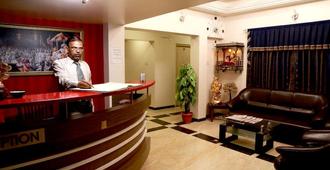OYO 15349 Hotel Ira Executive - Aurangabad - Resepsiyon