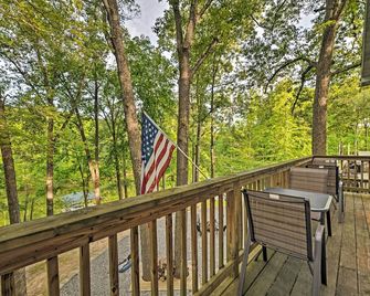 Lake Barkley Home Private Dock, Kayaks, Fire Pit! - Cadiz - Balcón