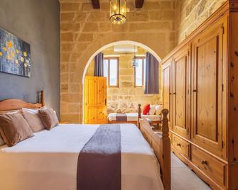 Naduri Holiday Home - Sannat - Bedroom