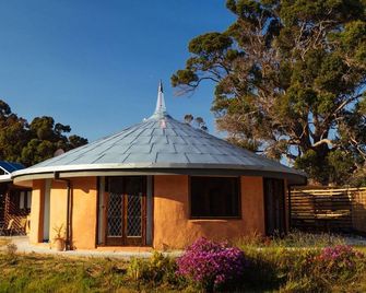 Birchfield Farmstay - The Dome - Margaret Nehri - Bina