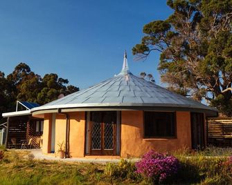 Birchfield Farmstay - The Dome - مارغارت ريفر - مبنى